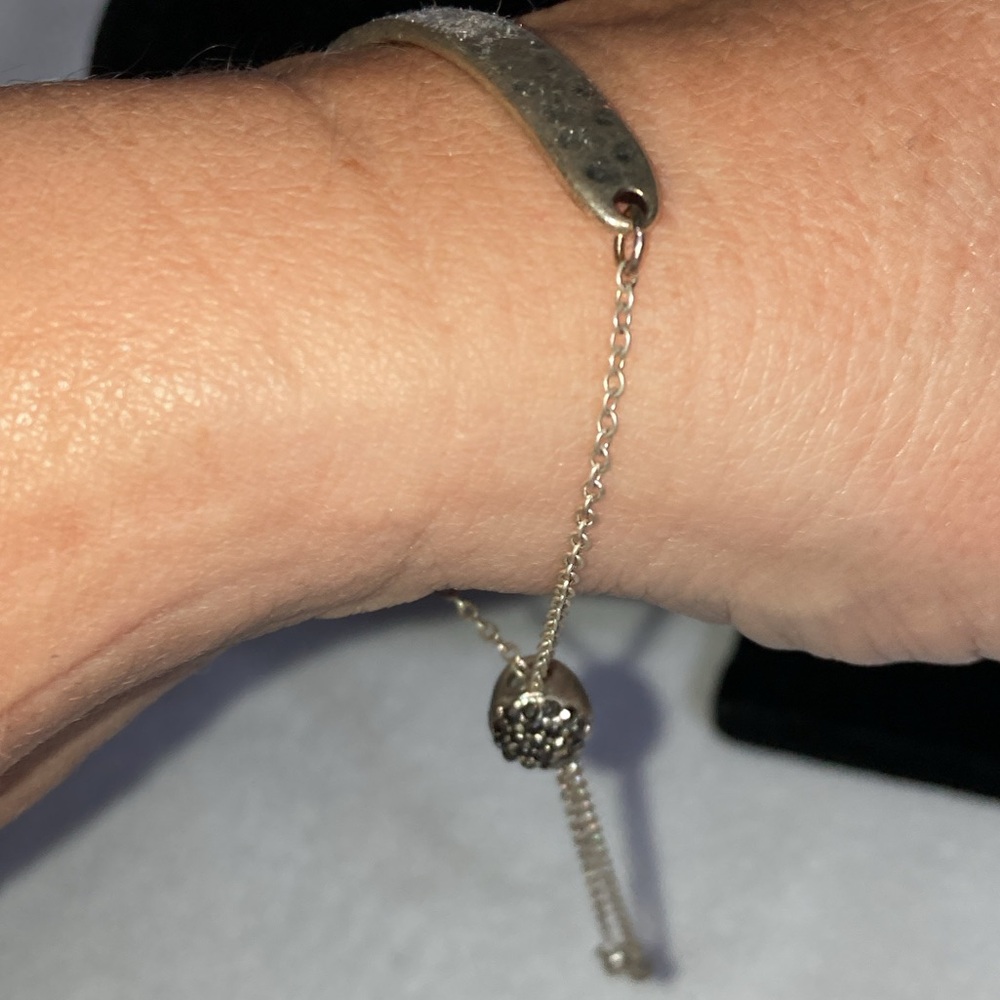 ADJUSTABLE SILVER PLATED "COUNT YOUR BLESSINGS" BRACELET - Picture 3 of 10